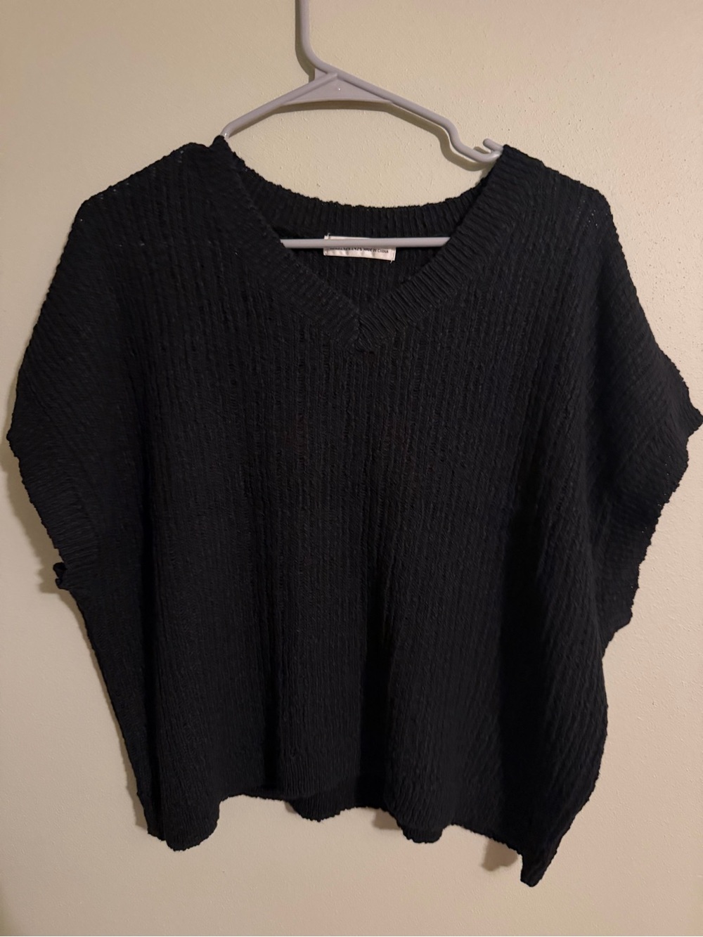 Zenana Outfitters Black V-Neck Boxy Knit Sweater vest